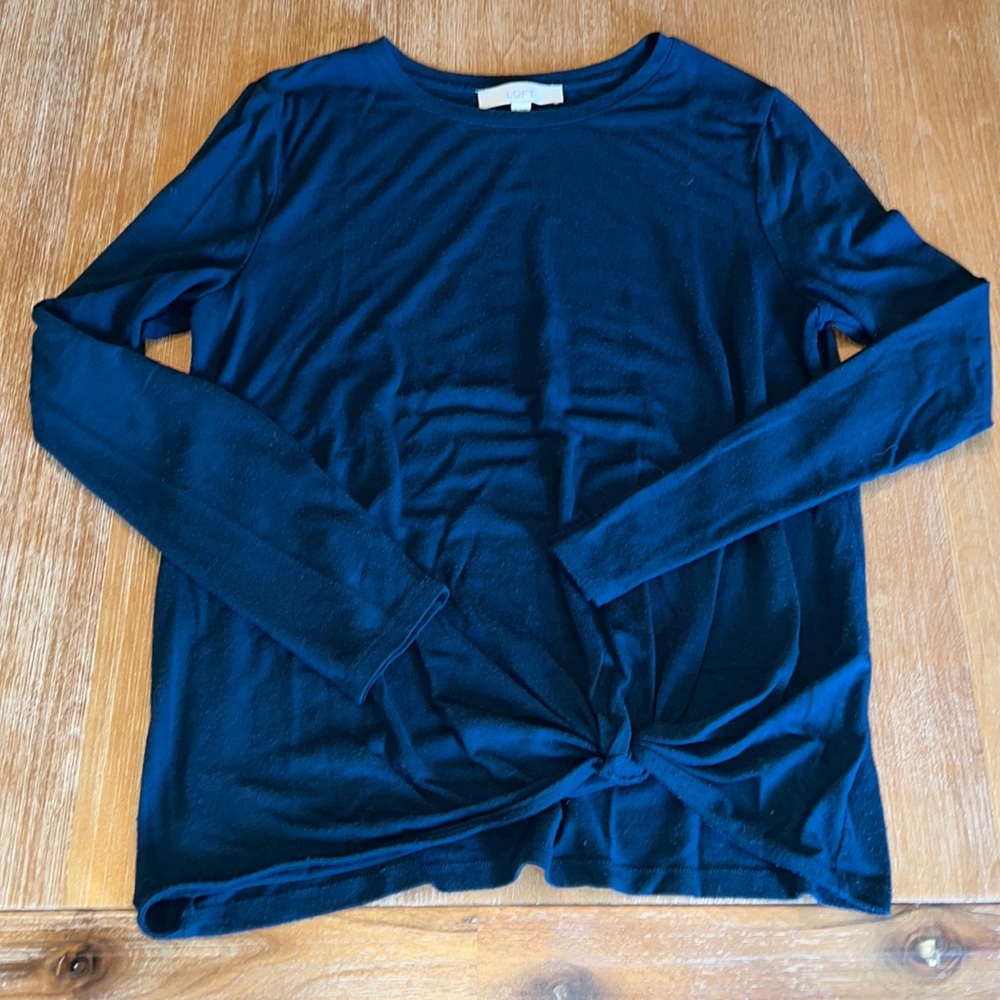 LOFT long sleeve shirt. Navy. EUC